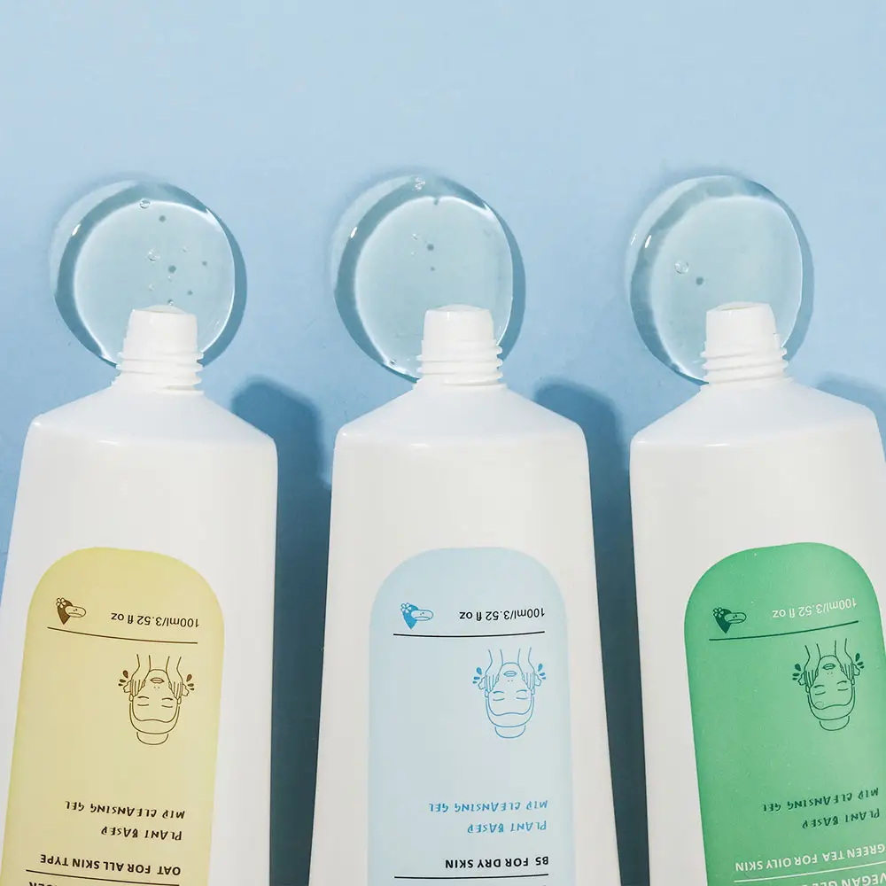Wholesale Alcohol Free Mild Vegan Deep Cleaning Moisturizing Oil Control Dense Foam Green Tea Face Cleanser 654